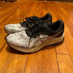 ASICS Gel Pulse 11 Running Shoe - worn once